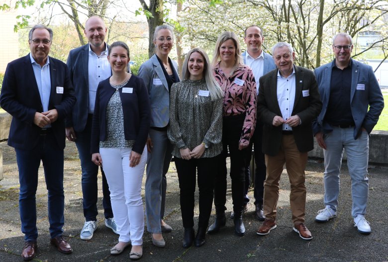 Landräte und Landrätin der Region gemeinsam mit dem Projektteam der Kreis-verwaltungen Bernkastel-Wittlich, Bitburg-Prüm, Cochem-Zell und Vulkaneifel