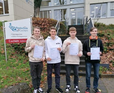 Jakob G., Jorik H., Leon K. und Liam W. (alle Klasse 10a) haben den ICDL Base erfolgreich an der Realschule plus Cochem absolviert.