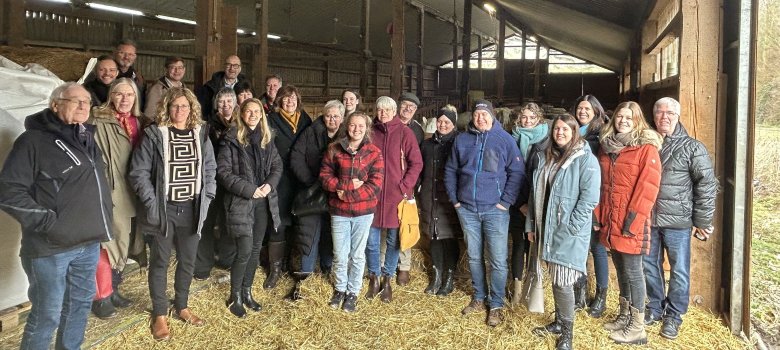 Gruppenfoto auf dem Vulkanhof