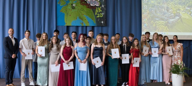 Abschluss 2025 Realschule plus Cochem Klasse 9c Abschluss 2025 Realschule plus Cochem Klasse 9c