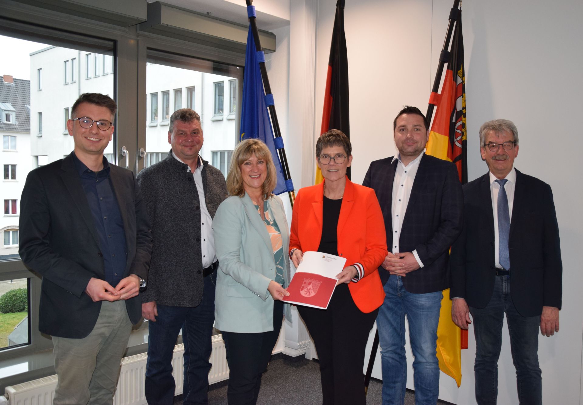 Übergabe Förderbescheid zum Ausbau der K1 bei Ulmen