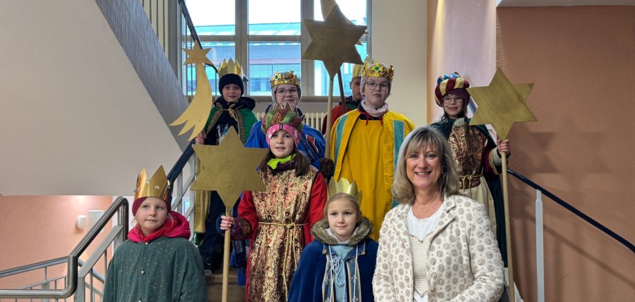 Sternsinger besuchen die Kreisverwaltung 