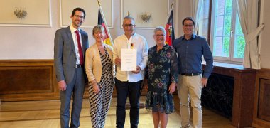 v. l. n. r.: SGD-Vizepräsident Manuel Liguori, Landrätin Anke Beilstein, Jörg Huschet, Birgit Huschet, Bürgermeister der VG Zell, Jürgen Hoffmann