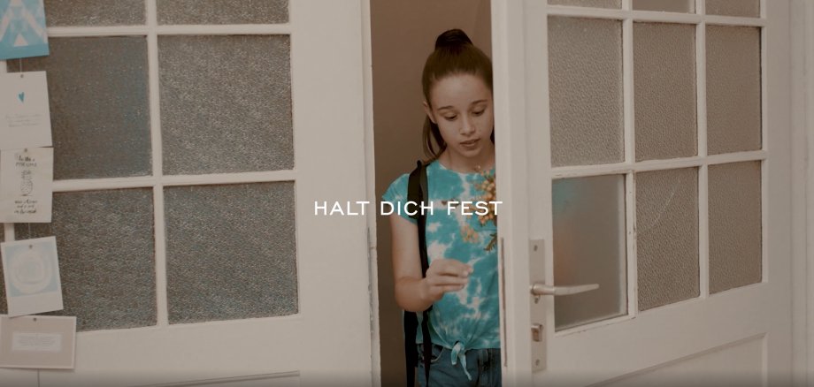 Screenshot Video "Halt dich fest" Screenshot Video "Halt dich fest"