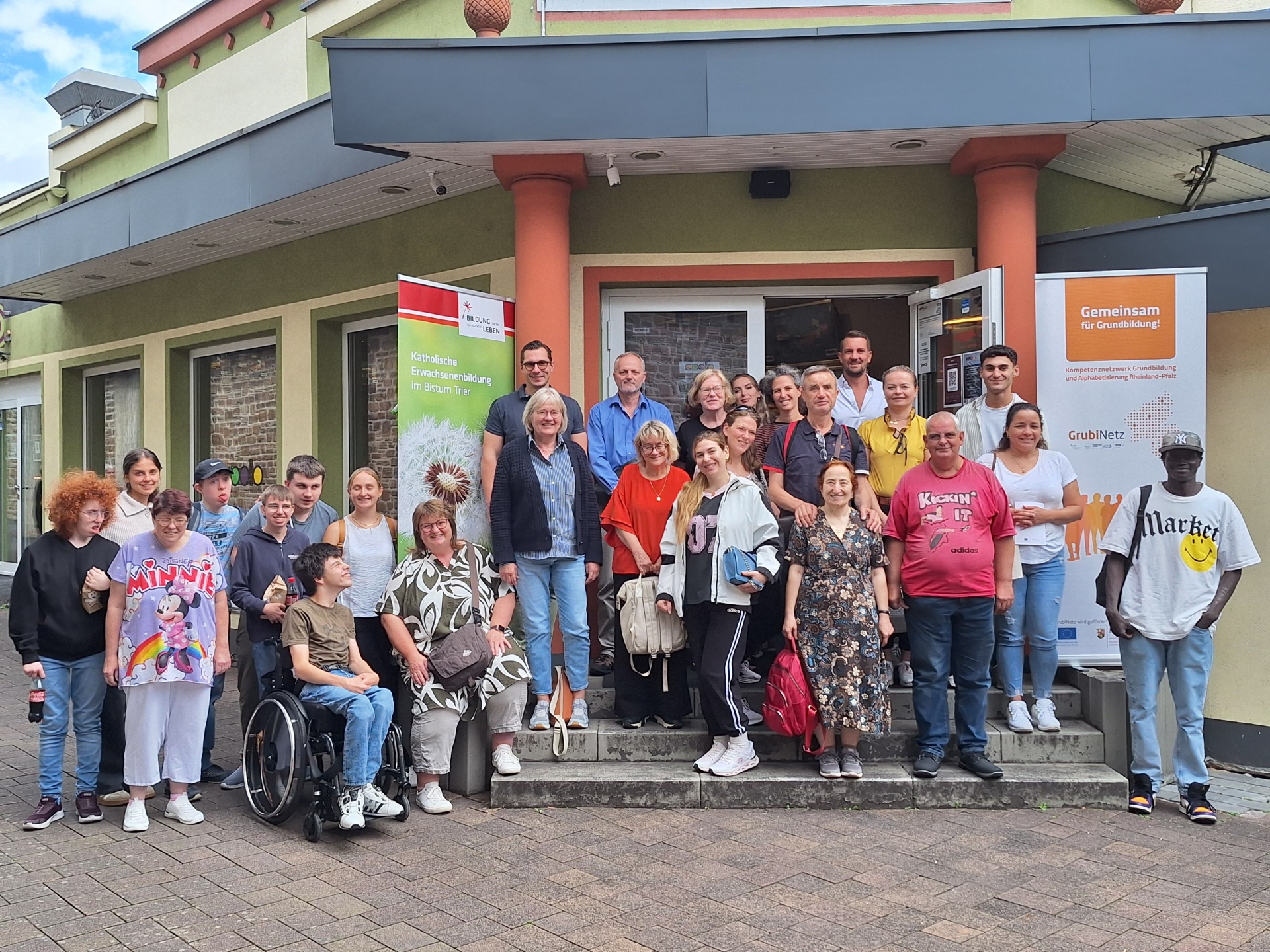 Besucherinnen und Besucher der Kinoveranstaltung