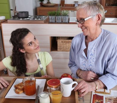 Haushaltshilfe mit Person